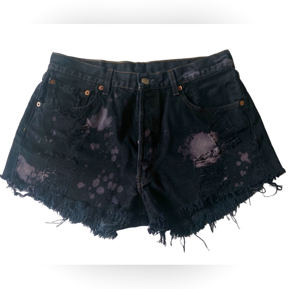 Levi’s - Vintage cut off black distressed acid wash denim shorts